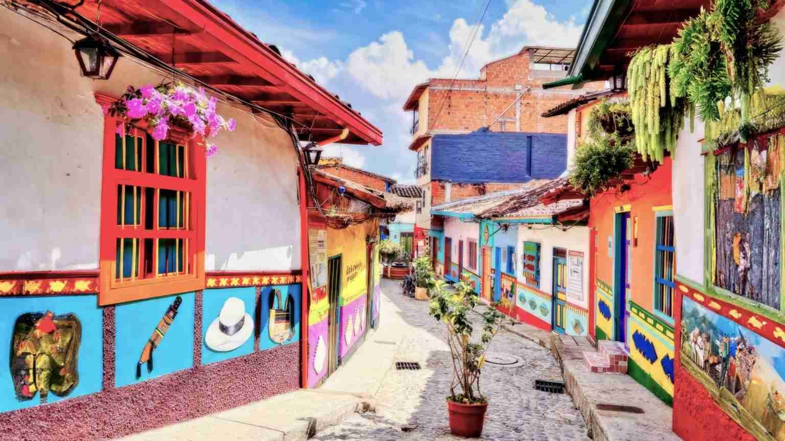 Guatape Colombia Calle Del Recuerdo